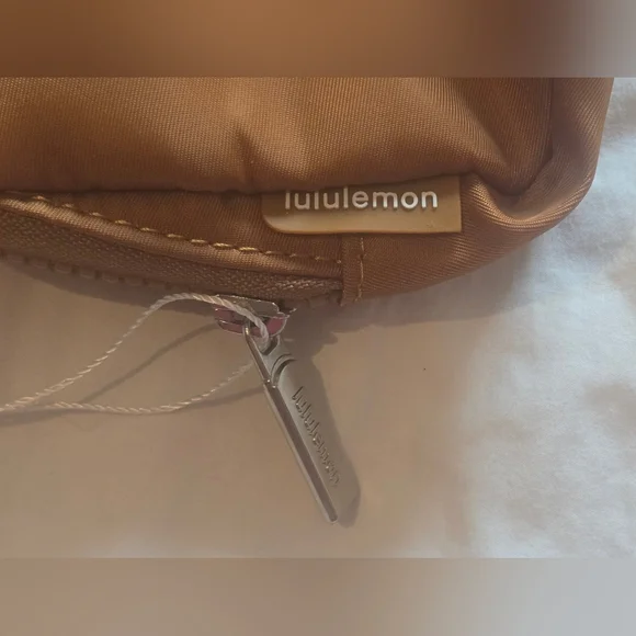 RARE Lululemon Everywhere Belt Bag 1L; ARTIFACT (Brown/Gold); Crossbody; Unisex - Picture 11 of 16